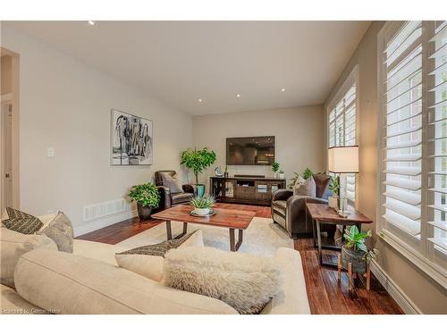 35 Fern Avenue, Waterdown, ON - Indoor Photo Showing Living Room