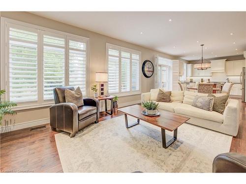 35 Fern Avenue, Waterdown, ON - Indoor Photo Showing Living Room