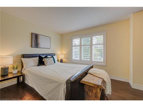 35 Fern Avenue, Waterdown, ON - Indoor Photo Showing Bedroom