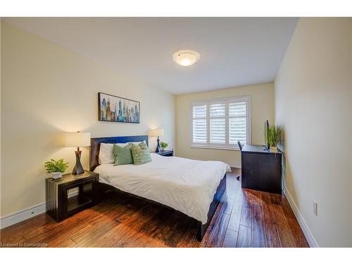 35 Fern Avenue, Waterdown, ON - Indoor Photo Showing Bedroom