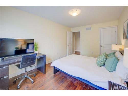 35 Fern Avenue, Waterdown, ON - Indoor Photo Showing Bedroom