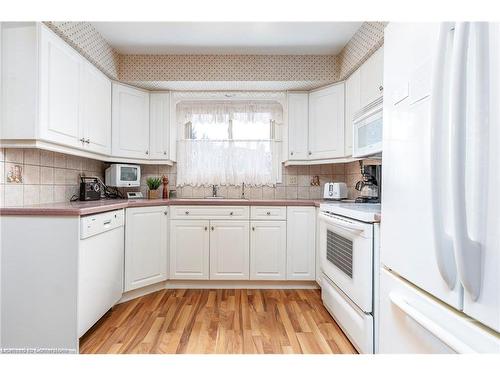 34 Westbrier Knoll, Brantford, ON - Indoor Photo Showing Kitchen