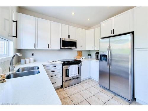 3263 Mccurdy Court, Burlington, ON - Indoor Photo Showing Kitchen With Stainless Steel Kitchen With Double Sink