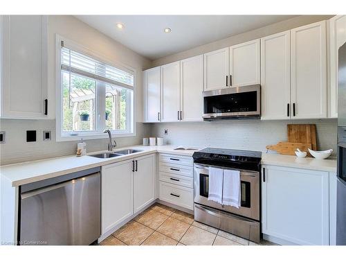 3263 Mccurdy Court, Burlington, ON - Indoor Photo Showing Kitchen With Double Sink