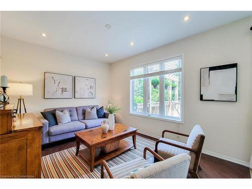 3263 Mccurdy Court, Burlington, ON - Indoor Photo Showing Living Room