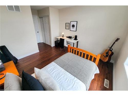 3263 Mccurdy Court, Burlington, ON - Indoor Photo Showing Bedroom