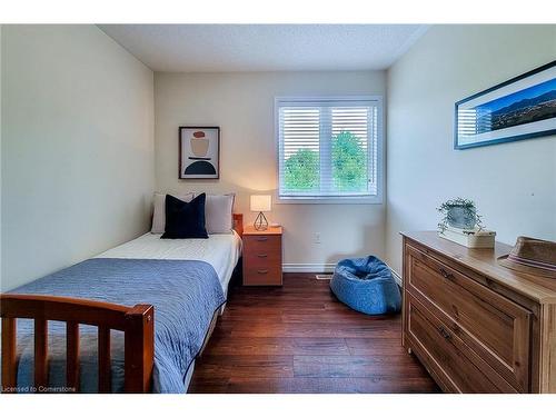 3263 Mccurdy Court, Burlington, ON - Indoor Photo Showing Bedroom