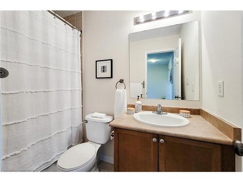 3263 Mccurdy Court, Burlington, ON - Indoor Photo Showing Bathroom