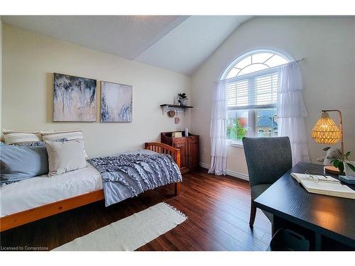 3263 Mccurdy Court, Burlington, ON - Indoor Photo Showing Bedroom