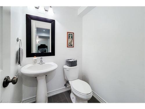 3263 Mccurdy Court, Burlington, ON - Indoor Photo Showing Bathroom