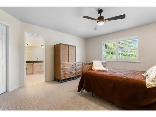 2247 Pathfinder Drive, Burlington, ON - Indoor Photo Showing Bedroom