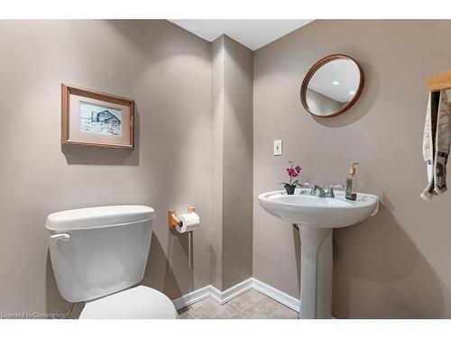 2247 Pathfinder Drive, Burlington, ON - Indoor Photo Showing Bathroom