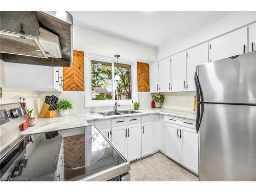 644 Alder Street W, Dunnville, ON - Indoor Photo Showing Kitchen With Double Sink