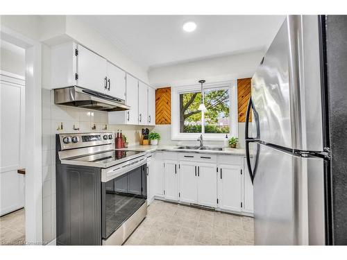 644 Alder Street W, Dunnville, ON - Indoor Photo Showing Kitchen With Double Sink