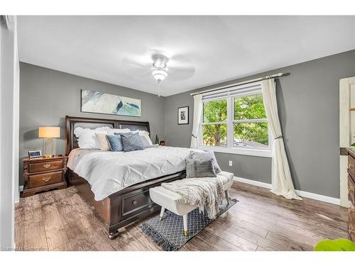 644 Alder Street W, Dunnville, ON - Indoor Photo Showing Bedroom