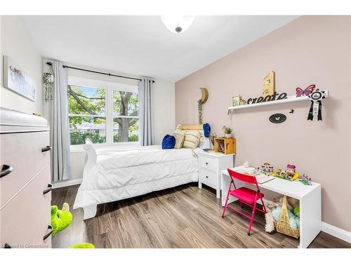 644 Alder Street W, Dunnville, ON - Indoor Photo Showing Bedroom