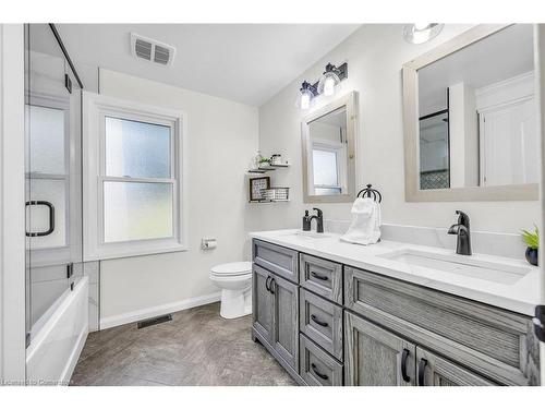 644 Alder Street W, Dunnville, ON - Indoor Photo Showing Bathroom