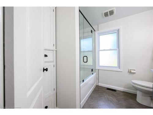 644 Alder Street W, Dunnville, ON - Indoor Photo Showing Bathroom