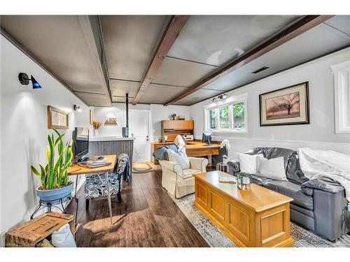 644 Alder Street W, Dunnville, ON - Indoor Photo Showing Living Room