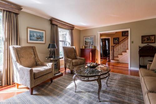 58 Braemar Place, Hamilton, ON - Indoor Photo Showing Living Room