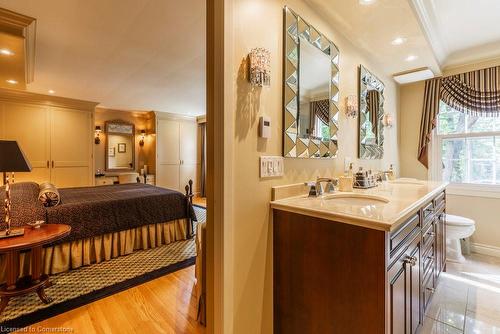 58 Braemar Place, Hamilton, ON - Indoor Photo Showing Bathroom