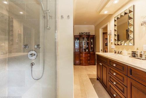 58 Braemar Place, Hamilton, ON - Indoor Photo Showing Bathroom