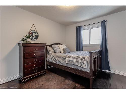 96 Laurendale Avenue, Waterdown, ON - Indoor Photo Showing Bedroom