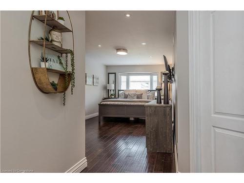 96 Laurendale Avenue, Waterdown, ON - Indoor Photo Showing Other Room