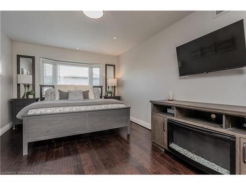 96 Laurendale Avenue, Waterdown, ON - Indoor Photo Showing Bedroom