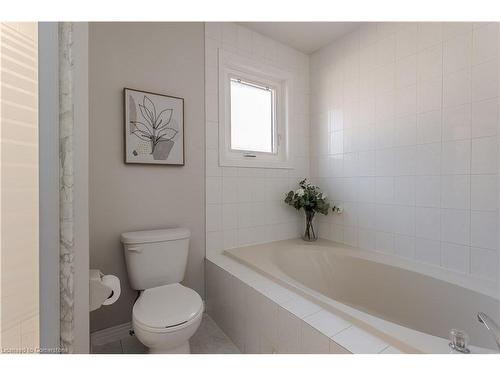 96 Laurendale Avenue, Waterdown, ON - Indoor Photo Showing Bathroom