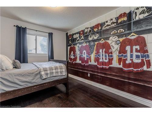 96 Laurendale Avenue, Waterdown, ON - Indoor Photo Showing Bedroom