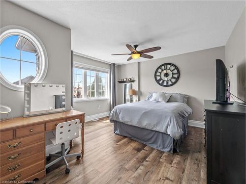 1005 Holdsworth Crescent, Milton, ON - Indoor Photo Showing Bedroom