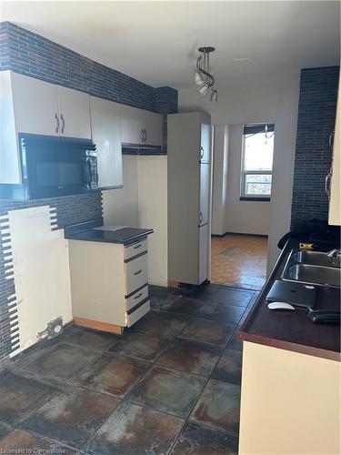 1112-511 The West Mall, Toronto, ON - Indoor Photo Showing Kitchen With Double Sink