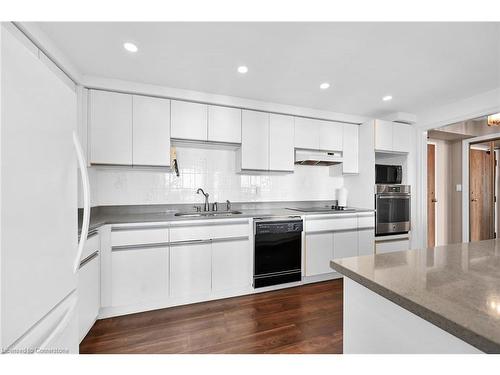 605-99 Donn Avenue, Stoney Creek, ON - Indoor Photo Showing Kitchen