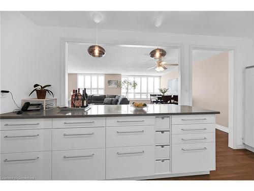 605-99 Donn Avenue, Stoney Creek, ON - Indoor Photo Showing Kitchen