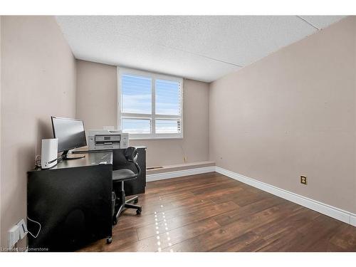 605-99 Donn Avenue, Stoney Creek, ON - Indoor Photo Showing Office