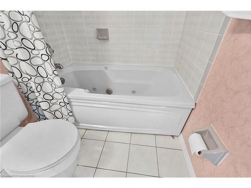 605-99 Donn Avenue, Stoney Creek, ON - Indoor Photo Showing Bathroom