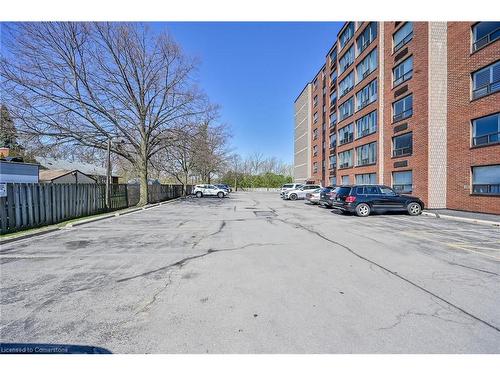 605-99 Donn Avenue, Stoney Creek, ON - Outdoor