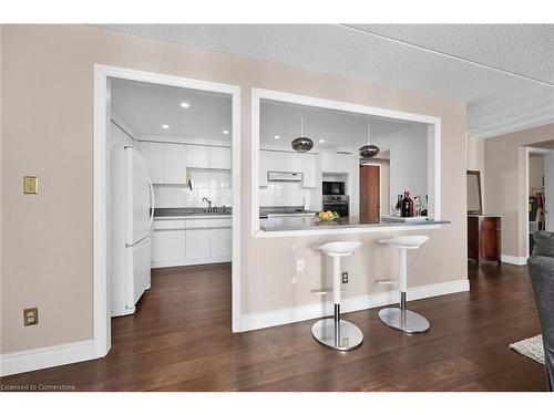 605-99 Donn Avenue, Stoney Creek, ON - Indoor Photo Showing Kitchen