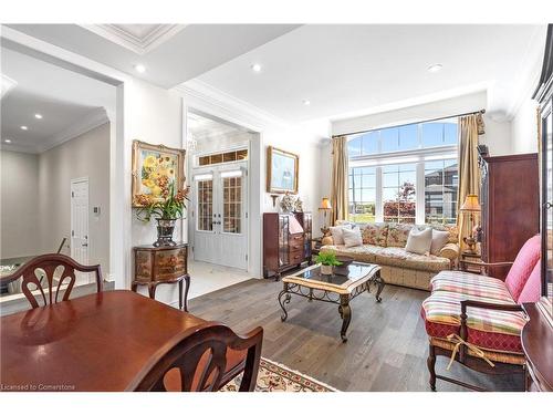 258 Shoreview Drive, Welland, ON - Indoor Photo Showing Living Room