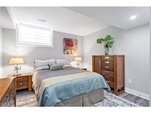 258 Shoreview Drive, Welland, ON - Indoor Photo Showing Bedroom