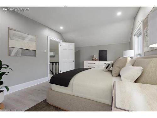 491 Colborne Street, Brantford, ON - Indoor Photo Showing Bedroom