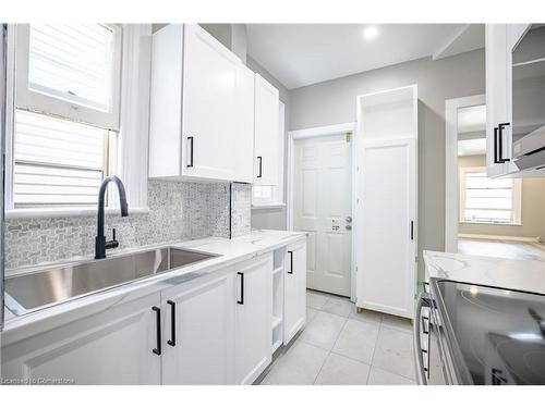 491 Colborne Street, Brantford, ON - Indoor Photo Showing Kitchen With Upgraded Kitchen