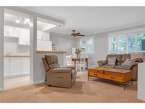 202-644 Grey Street, Brantford, ON - Indoor Photo Showing Living Room