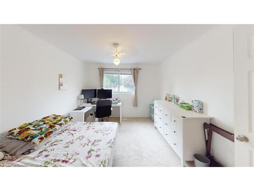 St-19 Huntsville Street, Hamilton, ON - Indoor Photo Showing Bedroom