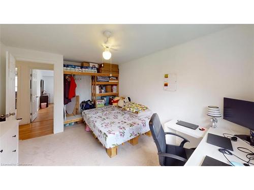 St-19 Huntsville Street, Hamilton, ON - Indoor Photo Showing Bedroom