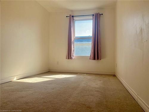 19 Huntsville Street, Hamilton, ON - Indoor Photo Showing Bedroom