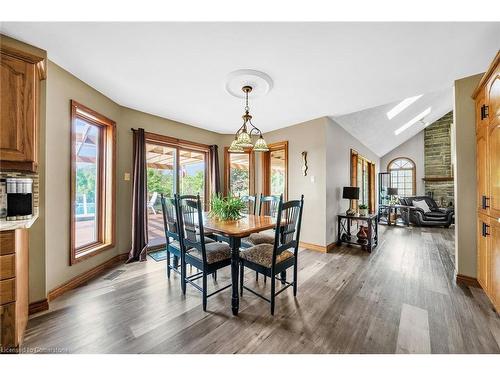 1040 Caistor Centre Road, West Lincoln, ON - Indoor Photo Showing Dining Room