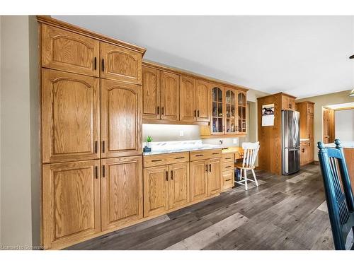 1040 Caistor Centre Road, West Lincoln, ON - Indoor Photo Showing Kitchen