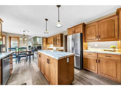 1040 Caistor Centre Road, West Lincoln, ON - Indoor Photo Showing Kitchen